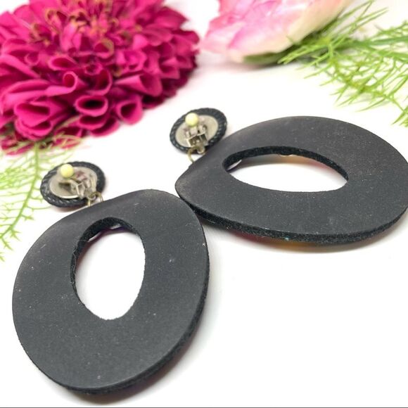 VINTAGE⚜️RETRO Multicolor Crystal Black Velvet Clip Earrings - Picture 6 of 7